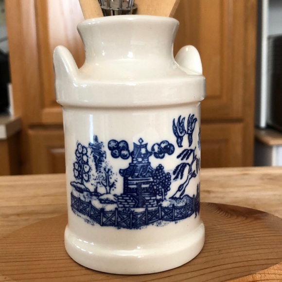 Ceramic Decorative Blue Willow Milk Jug Utensil Holder - Picture 3 of 6